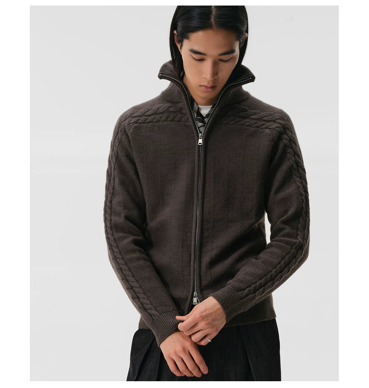 CABLE SHOULDER ZIP KNIT CARDIGAN