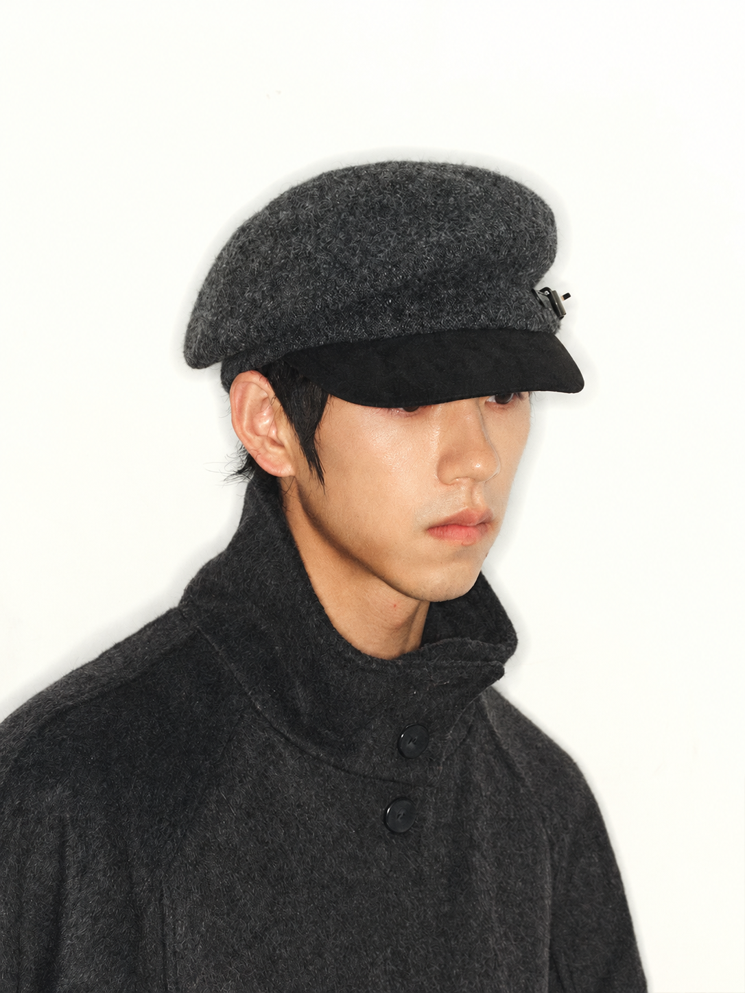 BUCKLE TRIM NEWSBOY CAP