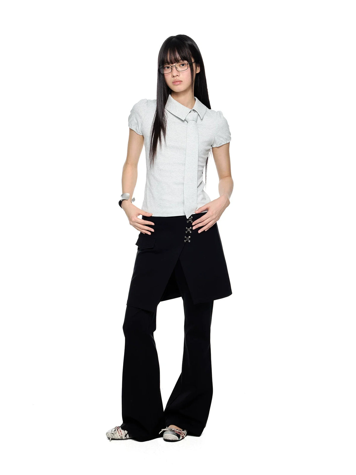 V-NECK PUFF-SLEEVE TOP