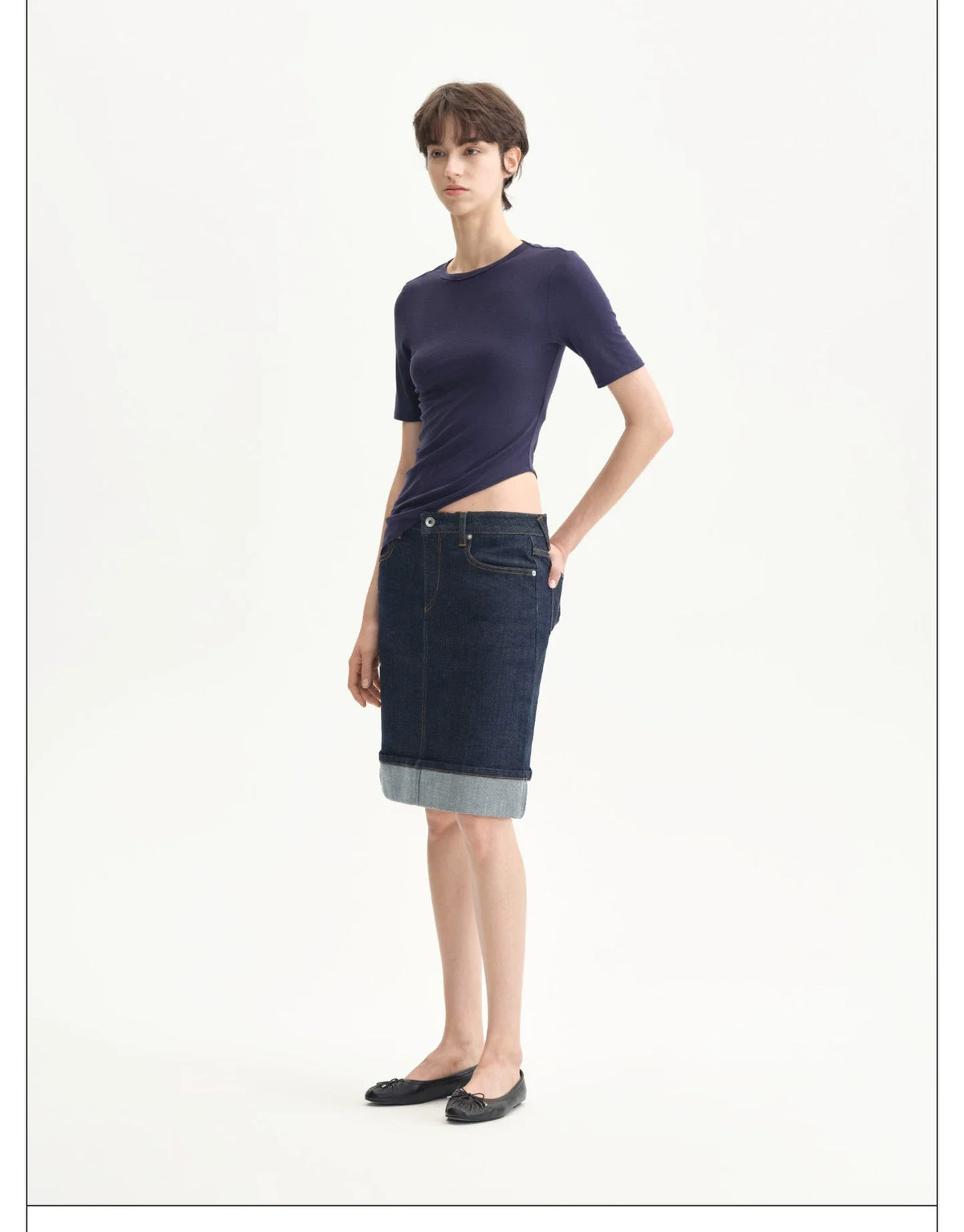 FLORAL ASYMMETRICAL HEM T-SHIRT
